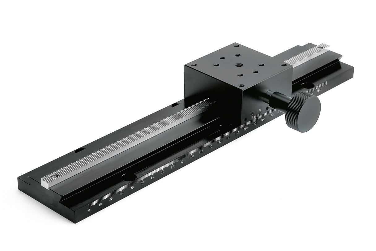 Optical rail with carrier