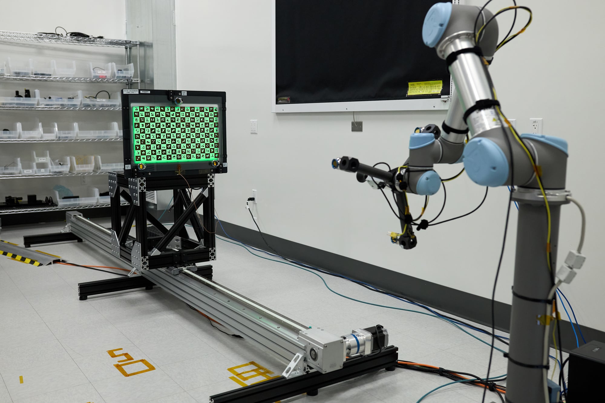 PixelTraq offers flexible configuration options for various camera parameters, such as field-of-view, working distance, wavelength, target density, chart design, electronic interface, and camera model.